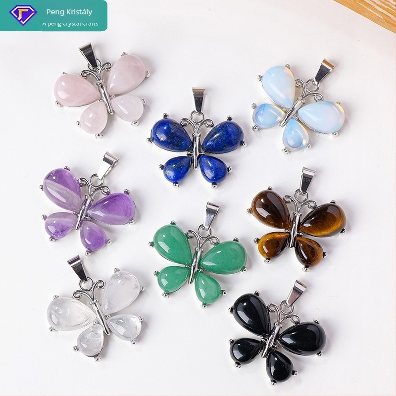 Pillangó medálos nyaklánc kristályból és agátból, fémötvözetben – modern minimalist stílus