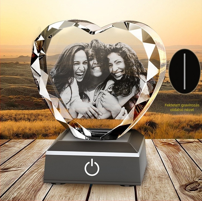 Kristály Szív – 3D lézerrel gravírozott kisállat portré a díszdobozon, anyaga: kristály, modern minimalista stílus, nettó tömeg 1,7 kg