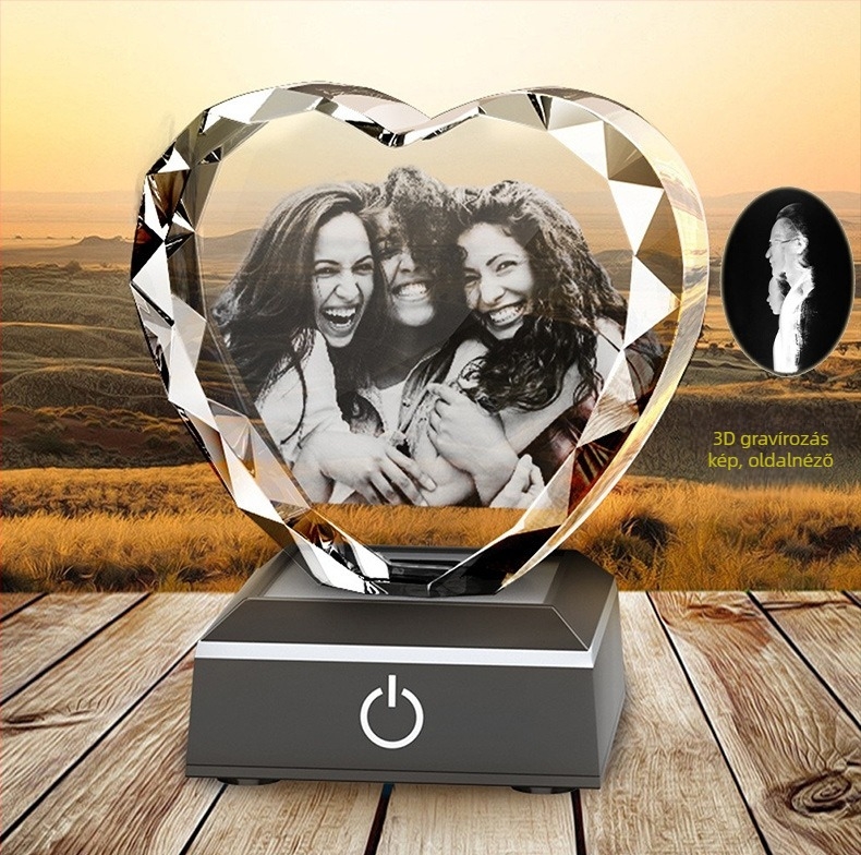 Kristály Szív – 3D lézerrel gravírozott kisállat portré a díszdobozon, anyaga: kristály, modern minimalista stílus, nettó tömeg 1,7 kg