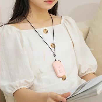 Moz. Nyakba akasztható hordozható levegőtisztító — negatív ionok, USB tápegység, gombos vezérlés, lélegző fény, zaj <36 dB, alkalmas területekig 10㎡