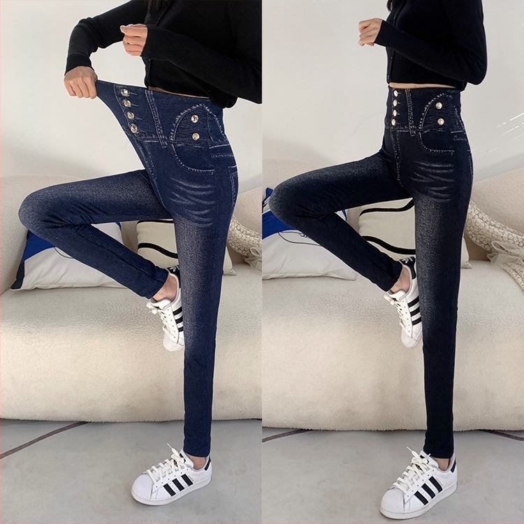 Modál anyagú cropped leggings, magas elasztikusság, karcsúsított szabás, mintázat