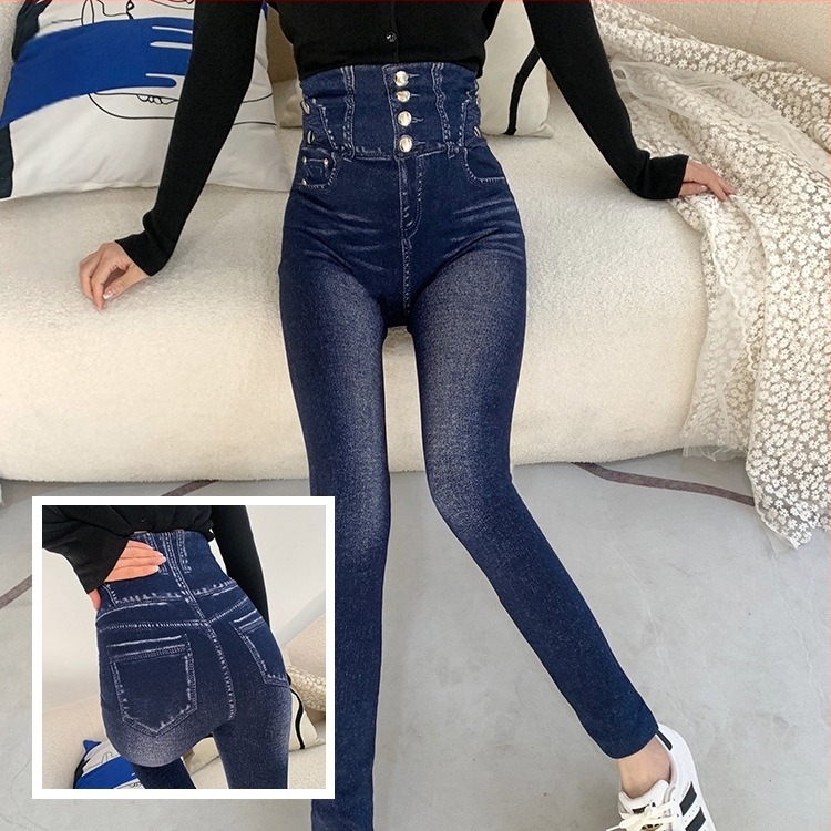 Modál anyagú cropped leggings, magas elasztikusság, karcsúsított szabás, mintázat