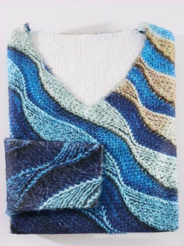 Női V-nyakú jacquard pulóver, karcsú szabás, poliészter anyag