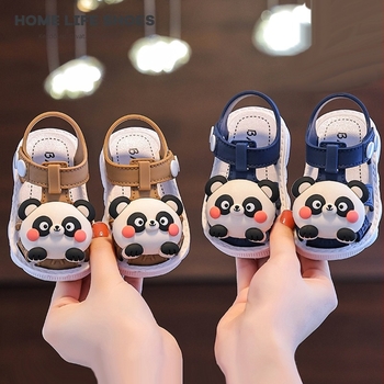 Lányoknak szóló nyári szandál karikatúra mintával, csúszásmentes talppal, csatokkal záródó, PVC felsőrész és talp, 1–6 éveseknek