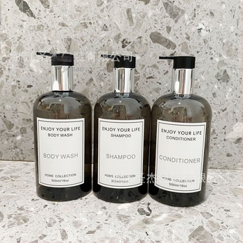 Ins-stílusú műanyag pumpás palack kozmetikai folyadékokhoz (sampon, testápoló, balzsam, kézfertőtlenítő, mosófolyadék) — PET anyag, PET blow molding gyártás, pumpás fedél, falvastagság 0.2–1 mm, 250–500 ml kapacitás, logó nyomtatás