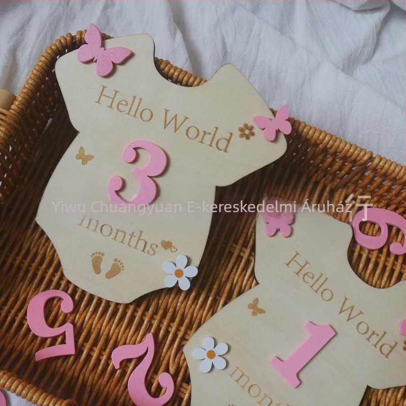 Fából készült baba mérföldkő hónapkártya fotó-emlék – Boxwood dísz