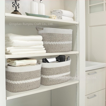 Nagy kapacitású pamutfonalból szőtt tárolókosár, modern minimalista stílus, otthonra és irodába, ideális nassolnivalók és apró holmik tárolására.