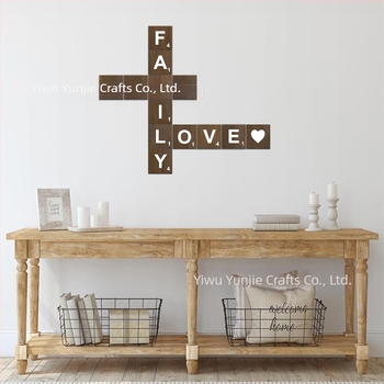 Négyzet alakú, bükkfából készült betű falikép – modern és egyszerű függő falidísz konyhához, nappaliba és hálószobába