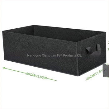 Ültetőzsák, nemszövött anyagból, lélegző és korrózióálló, padlóra állítható kivitelben, otthoni kertészkedéshez és erkélyi zöldségtermesztéshez.