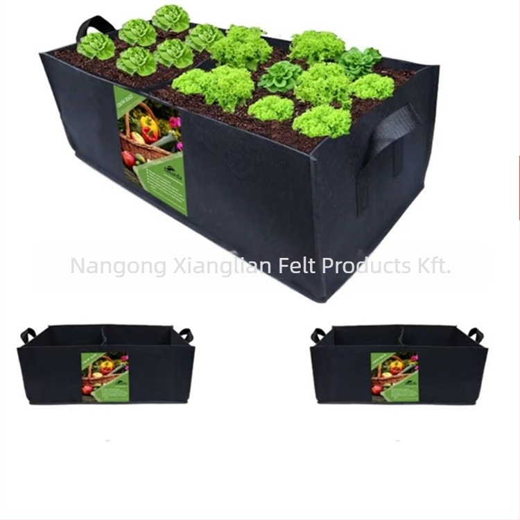 Ültetőzsák, nemszövött anyagból, lélegző és korrózióálló, padlóra állítható kivitelben, otthoni kertészkedéshez és erkélyi zöldségtermesztéshez.
