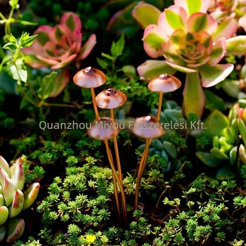 Gomba alakú vas növénycserép udvari dekorációhoz, anyag: vas; kivitelezés: fél kézi és fél gépi; Ajándék: Nem; IP: Nem