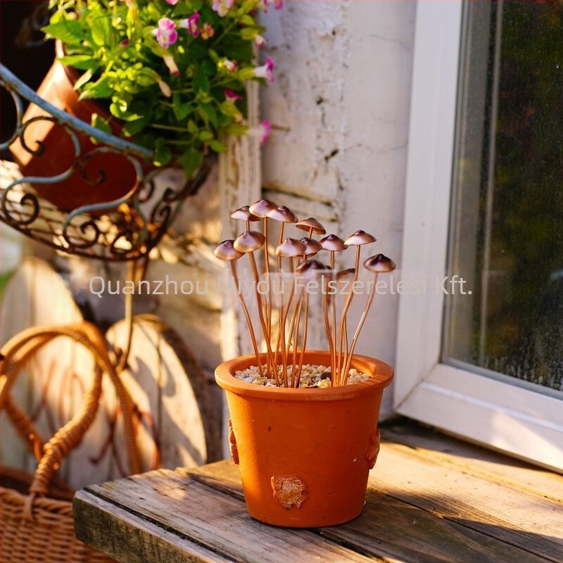 Gomba alakú vas növénycserép udvari dekorációhoz, anyag: vas; kivitelezés: fél kézi és fél gépi; Ajándék: Nem; IP: Nem