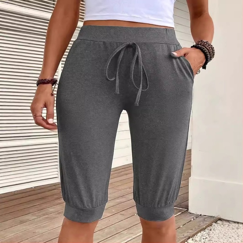 Női capri szabású, egyenes jóganadrág zsebekkel, Milk Silk anyag, poliészter 90–95% és spandex 5–10%, középmagas derekú, mikroelasztikus