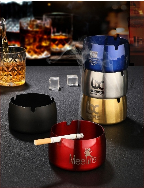 Rozsdamentes acél hamutartó tárolóval és logóval, minimalist dizájn