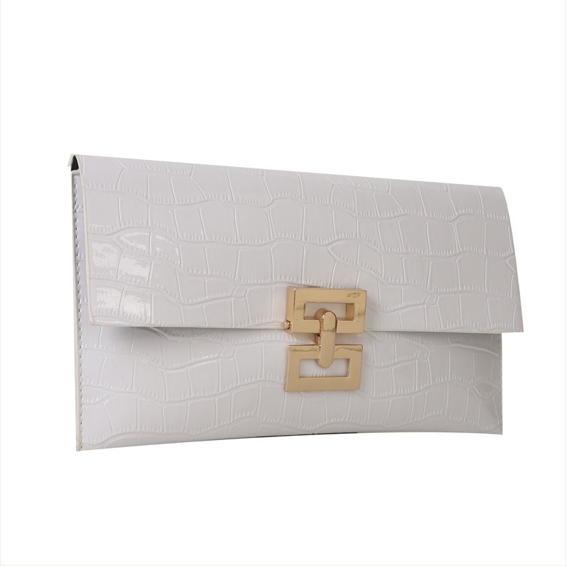 PU anyagú városi egyszerűség stílusú Envelope Pack dizájnnal készült clutch, vízszintes négyzet alakú forma, fedéllel záródó, 2023 nyári szezon