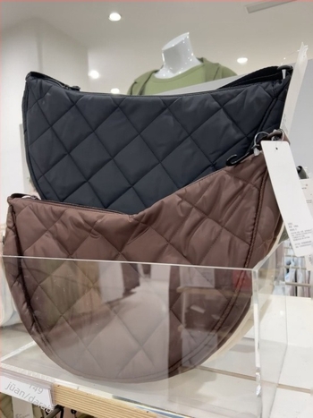 Uniszex keresztpántos táska, dumpling forma, rombusz quilt PU, poliészter bélés, kód 472785
