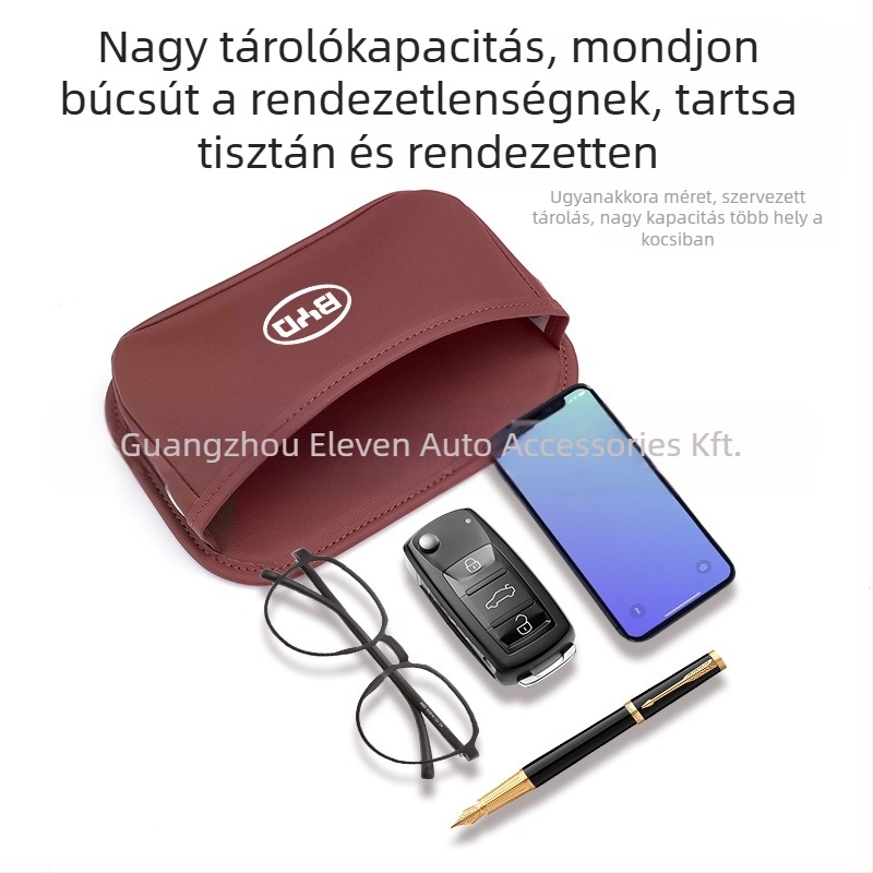Autó hátsó üléséhez tartozó tároló táska – valódi bőr, XI márka, függő kivitel, logónyomtatás elérhető.
