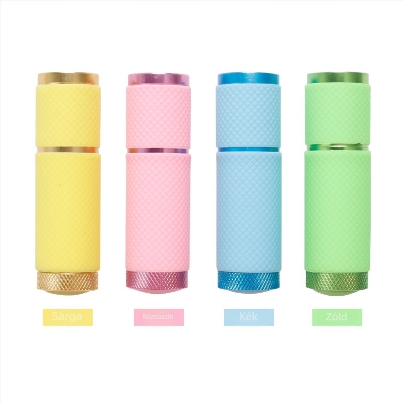 LED mini körömlámpa gél lakkhoz – gyors száradás, hordozható fototerápiás lámpa; Modell: Flashlight lamp; Márka: Today's Show; Eredet: Yiwu; Nettó tömeg: 40 g.