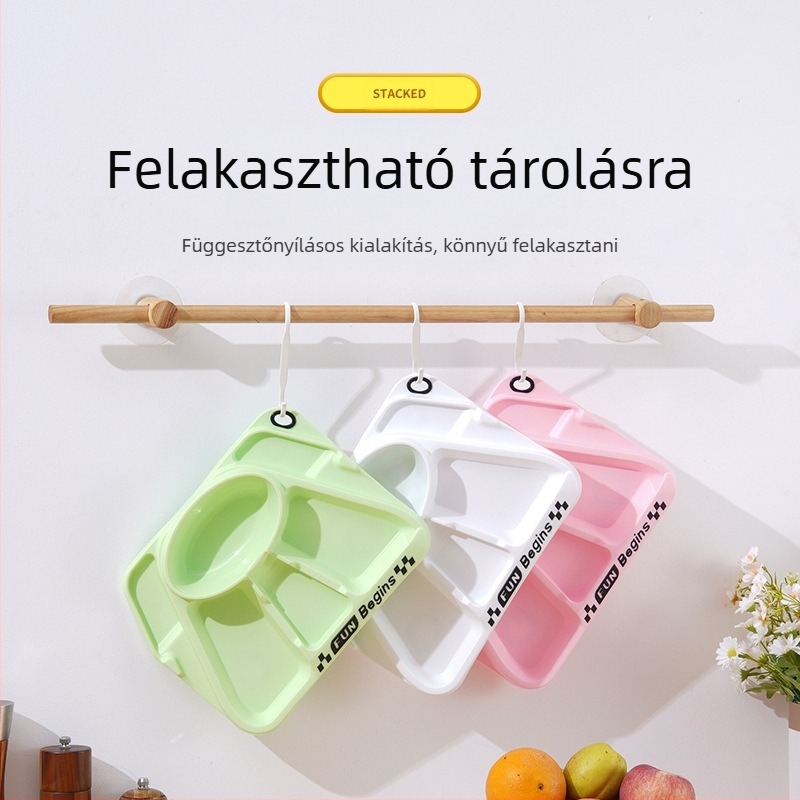 Gyerekeknek készített étkészlet osztott tányérral és tricikli dizájnnal, PP anyagból, 12 hónaptól