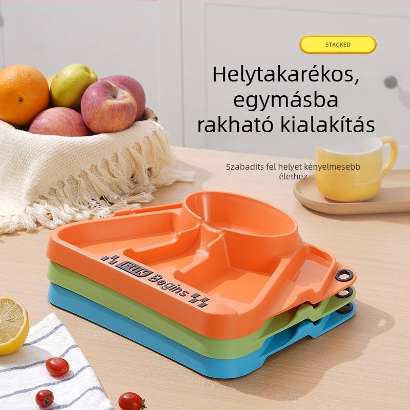 Gyerekeknek készített étkészlet osztott tányérral és tricikli dizájnnal, PP anyagból, 12 hónaptól