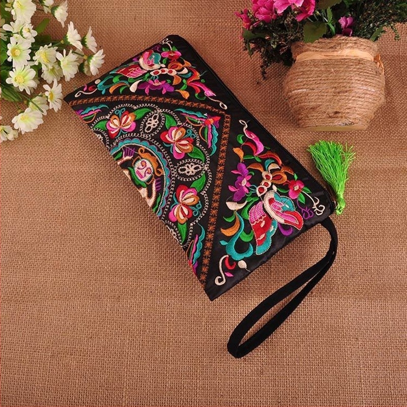 Vászonból készült telefonos clutch táska, puha, vízszintesen négyzet alakú, cipzáros zárás, napi használatra