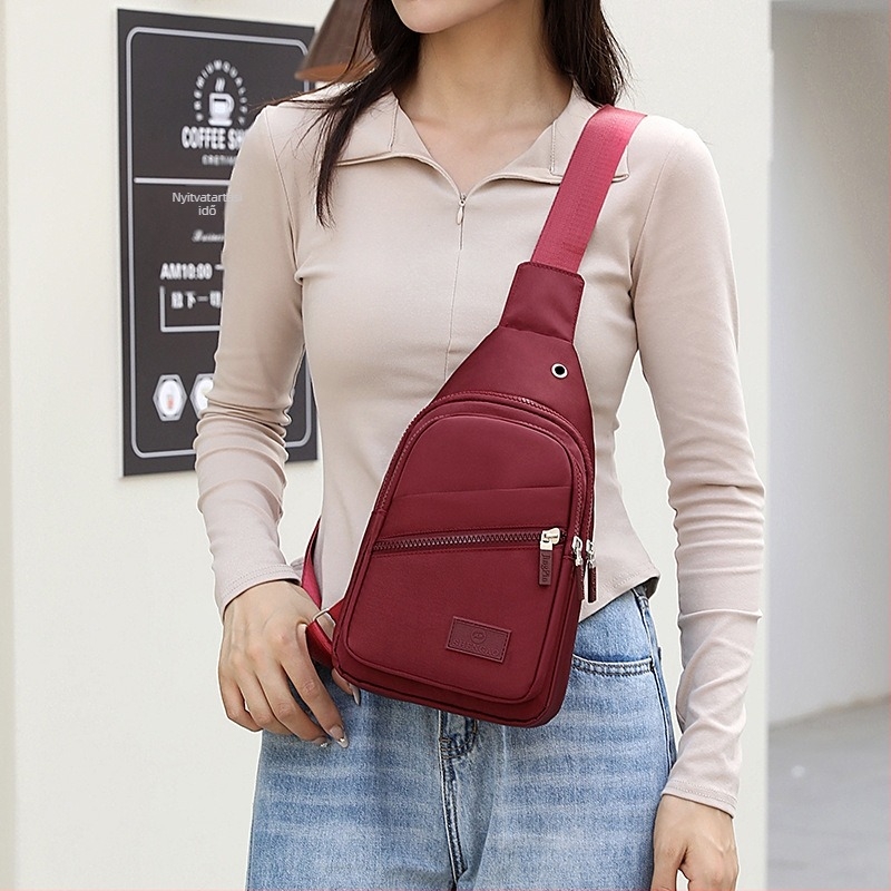 Női mellkas táska – utcai stílus, könnyű Oxford anyag, cipzáras zárás, belső cipzáros zseb, mindennapi crossbody