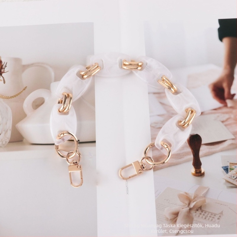 Akril lánc táskához – váll/crossbody kiegészítő, műanyag/gyanta, festett felület, kis és friss stílus, őszi 2024