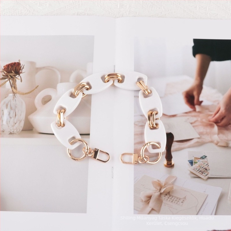 Akril lánc táskához – váll/crossbody kiegészítő, műanyag/gyanta, festett felület, kis és friss stílus, őszi 2024