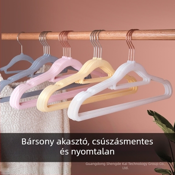 Velúrhatású, csúszásmentes ruhafogasok – 10 darabos készlet a gardróbhoz