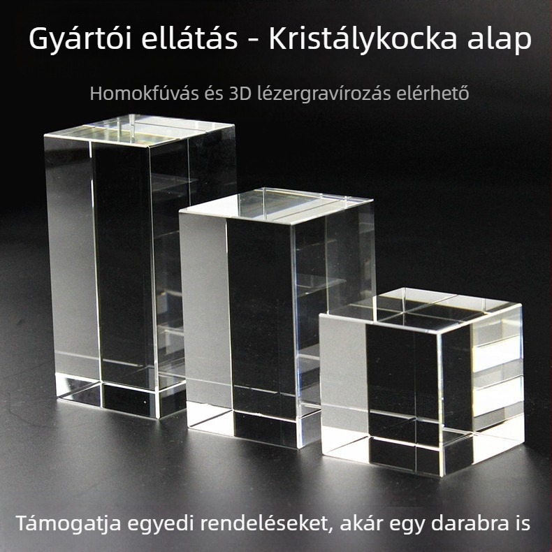 Kristály trófea geometriai elemekkel: kocka és hengeralakú részek, modern egyszerű stílus, logó gravírozva az alapra