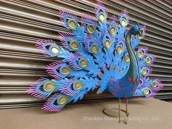 Pávaszobor, álló testtartás, vasból készült szobor, stabil alap, időjárásálló és rozsdamentes kertdekoráció, pásztor-stílusú