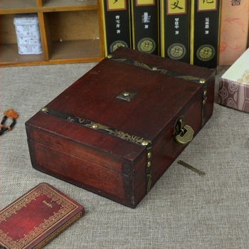 Asztali tároló zárható, antik stílusú fa doboz – rétegelt fa kivitel, fedéllel; ideális írószerek és egyéb apró Kellékek számára; modell 174190141