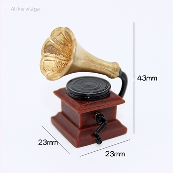 Babaház kiegészítők: miniatűr ételjelenetek és retro gramofon, nyomtatott logóval