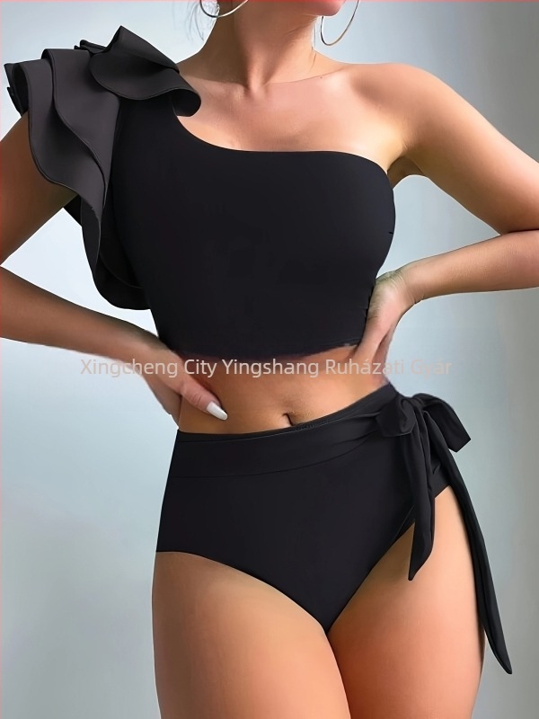 Két részes bikini diagonális vállpántokkal, magas derekú, párnázott felsőrész, Nylon anyag, poliészter bélés
