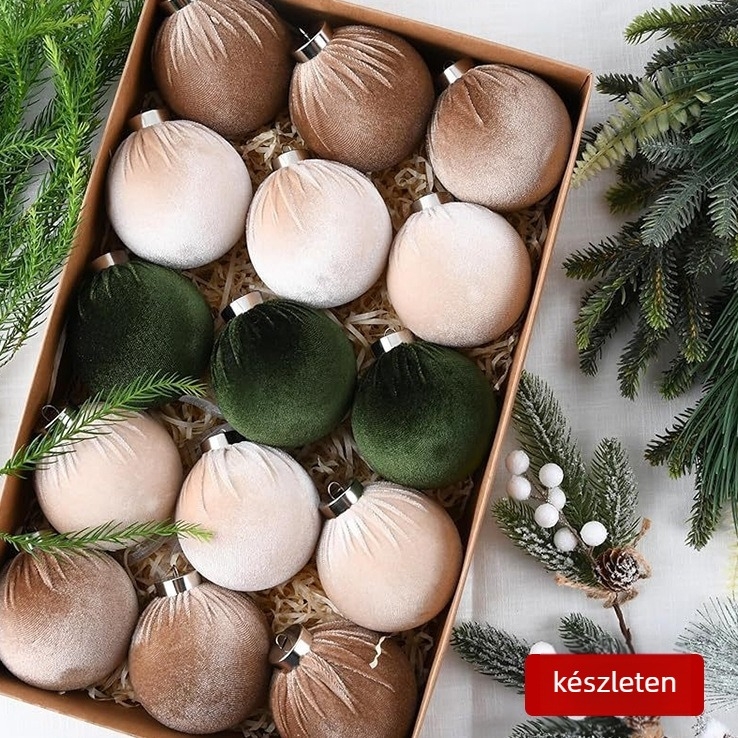Műanyag karácsonyi lógó gömb – dekor a karácsonyi jelenethez, világos luxus stílus