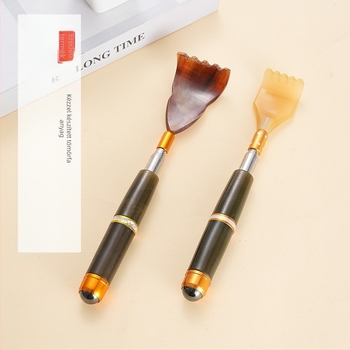 Hátkaparó szarv alakú, fa/bambusz anyagból, visszahúzható, hordozható