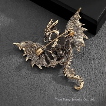 Ötvözetből készült bross, gyémántokkal kirakott, repülő sárkányos rajzfilm motívum, uniszex, divatos kiegészítő