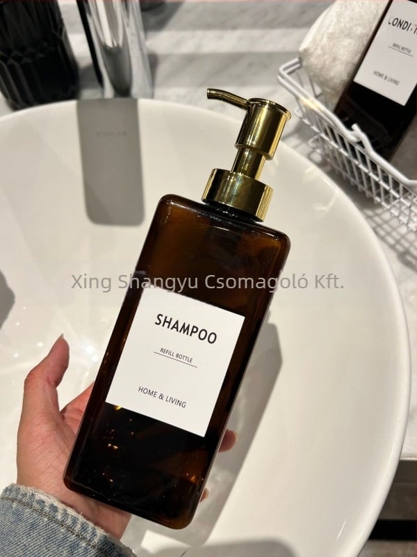 Szögletes pumpás műanyag üveg szállodai felhasználásra – kondicionáló, lotion, masszázsolaj (Eredet: Shaoxing, Zhejiang; Anyag: PET; Gyártási technológia: Blow molding; Csomagolás: Kozmetikai csomagolás)