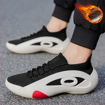 Férfi utazócipő hálós felsőrésszel, fleece bélés, slip-on, gumírozott talp (hálós felső; fleece bélés; textil talpbetét; gumírozott talp; slip-on)