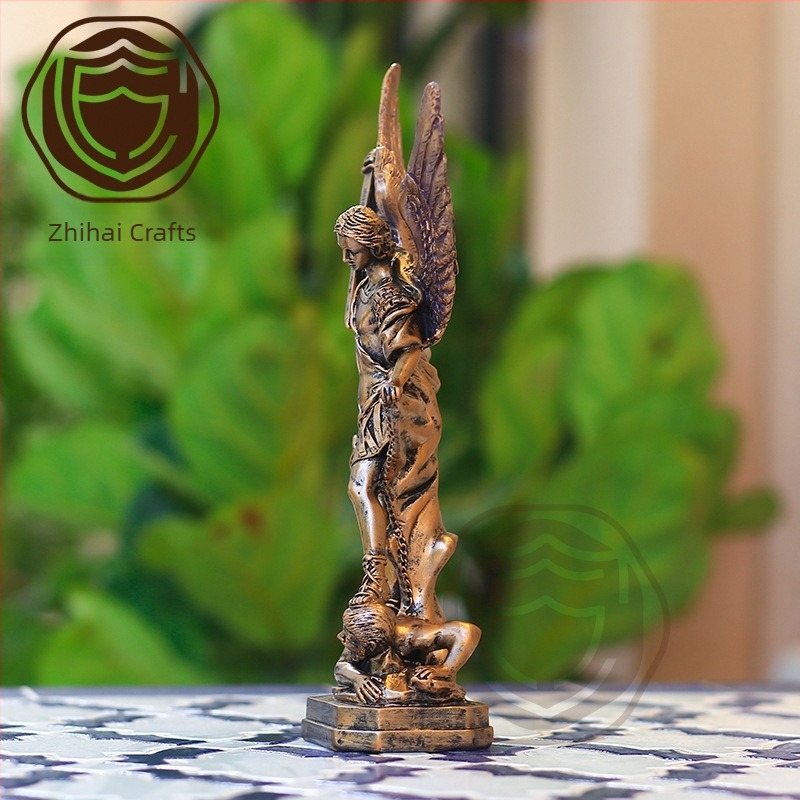 Szent Miliga Angyal figurája, démonölő, 31,5 cm magas, klasszikus bronzszínű, gyantából