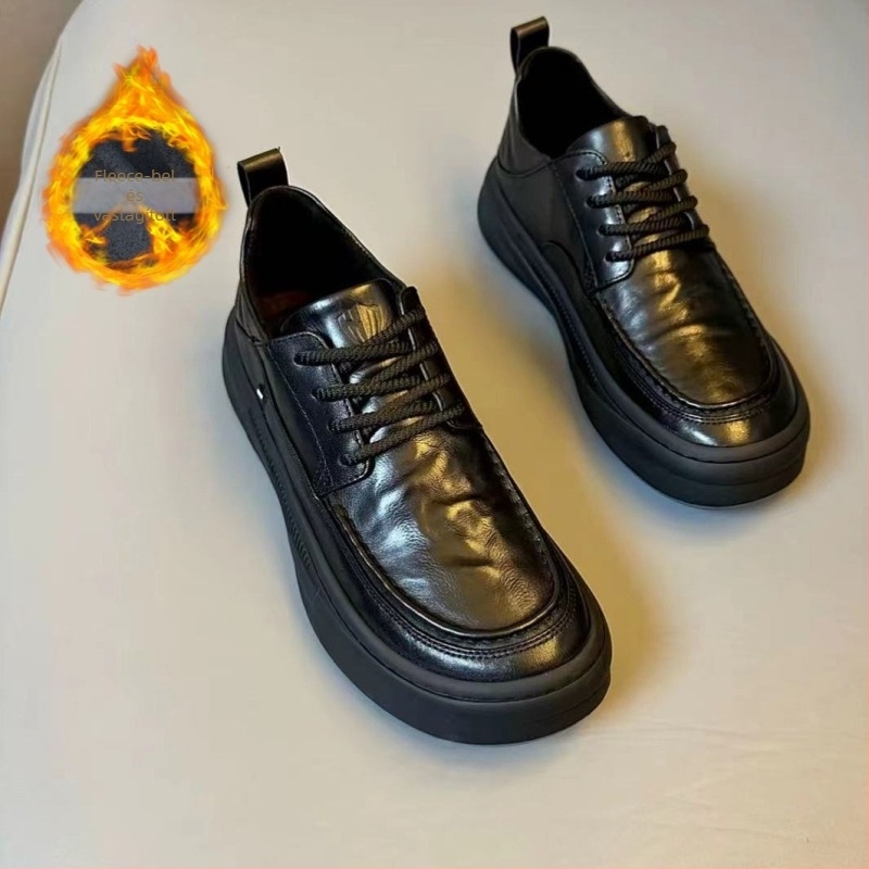 Férfi bőrcipő tehénbőrből, belső bőrrel, gumi talppal, fűzőzárás, alacsony bokamagasság, kerek orrú