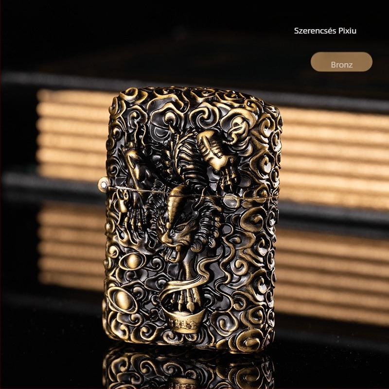 Kerozin öngyújtó, fém test, újrahasználható, modern minimalista stílus, szélvédő nélkül