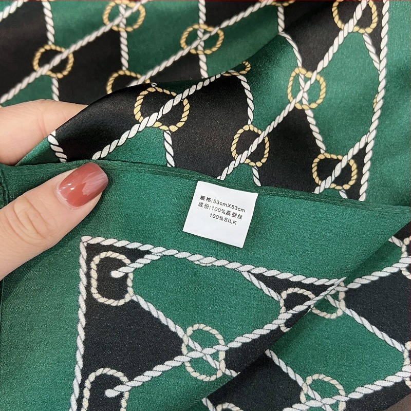 Mulberry Silk Kis Négyszögletű Sál, Warp kötés, Tavasz, Eredet Zhejiang, Stílus: Személyiségtendencia