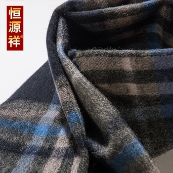 Férfi gyapjú sál téli időszakra, warp knitting technikával, hosszú, kockás mintázat, 30 cm szélesség, >96% gyapjú