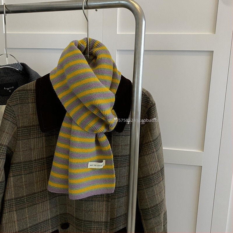 Sál - egyszerű kötésű, meleg, téli, poliészter anyag (>96% poliészter), 2024 őszén debütál