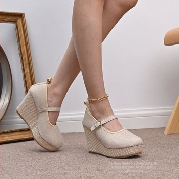 Női vászonból készült alacsony sarkú cipő csattal, gumírozott talppal, 0-3 cm-es sarok, tavasz