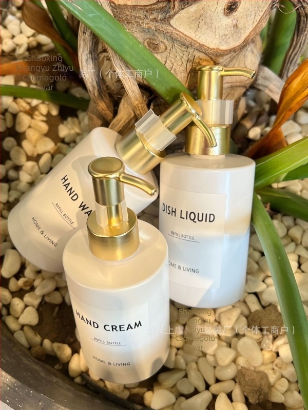 200ml-es hengeres utazó palack készlet, Craftsmanship márka, PET anyag, Blow molding gyártási eljárás, Csomagolási szint 3, AJ200ml