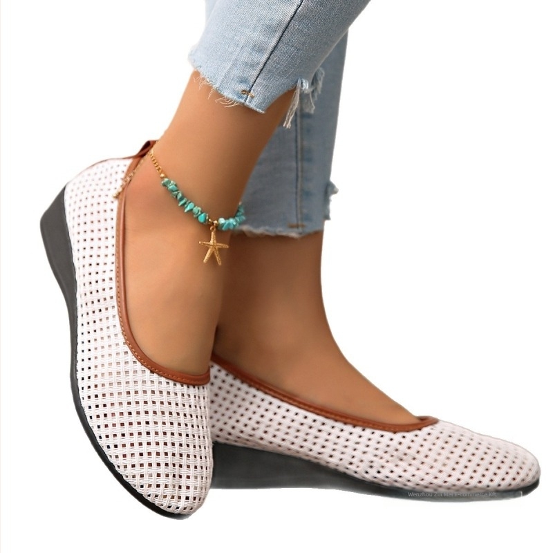 Női szabadidőcipő wedge sarokkal, slip-on, üreges hálós felsőrész, kerek orr, alacsony kivágás, 3–5 cm sarokmagasság