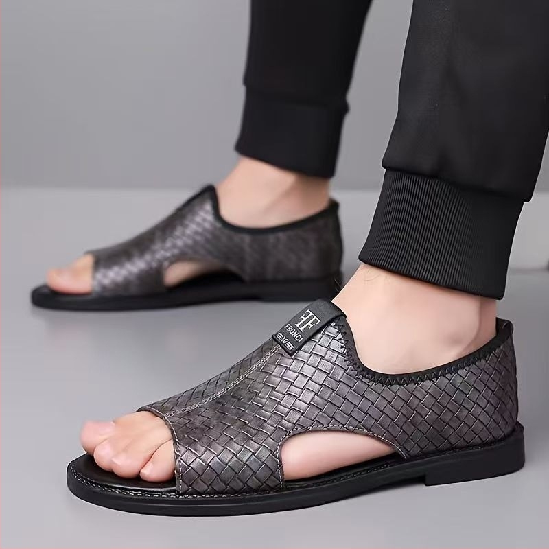Férfiaknak szabadidő szandál Microfiber bőrből, embossált textúrával, vízálló, gumírozott talp, slip-on, casual, nyitott orrú