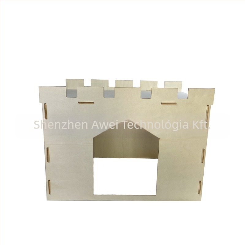 Fából készült ház háziállatoknak tágas erkélyes és rejtett kastéllyal - qp-1008